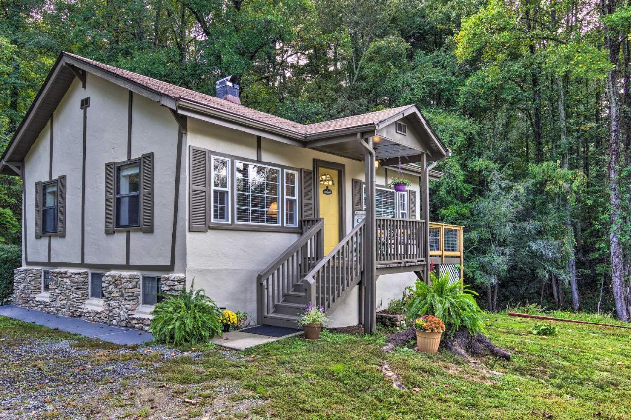 Shaw Creek Cottage With Fire Pit And Forest Views Hendersonville Bagian luar foto